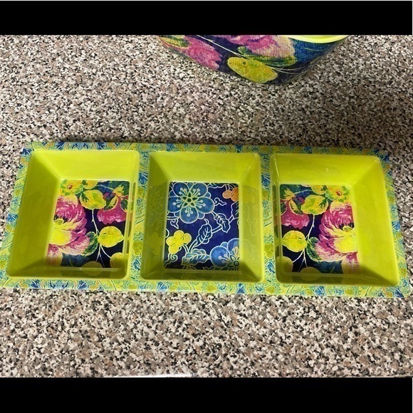 Tommy Bahama Melamine 2 piece Serving Set - Picture 3 of 6